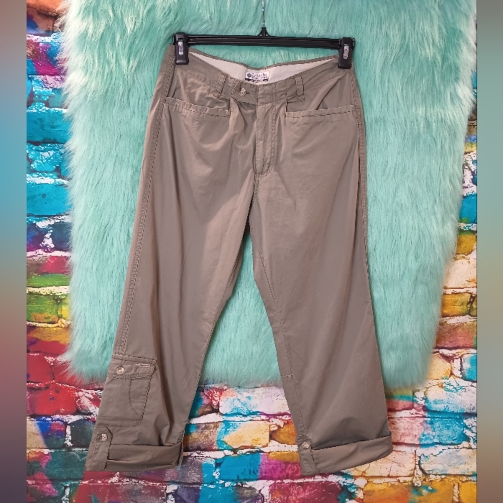 Columbia Olive Green Grey Cropped Cargo Capris Pants Size 8 Regular